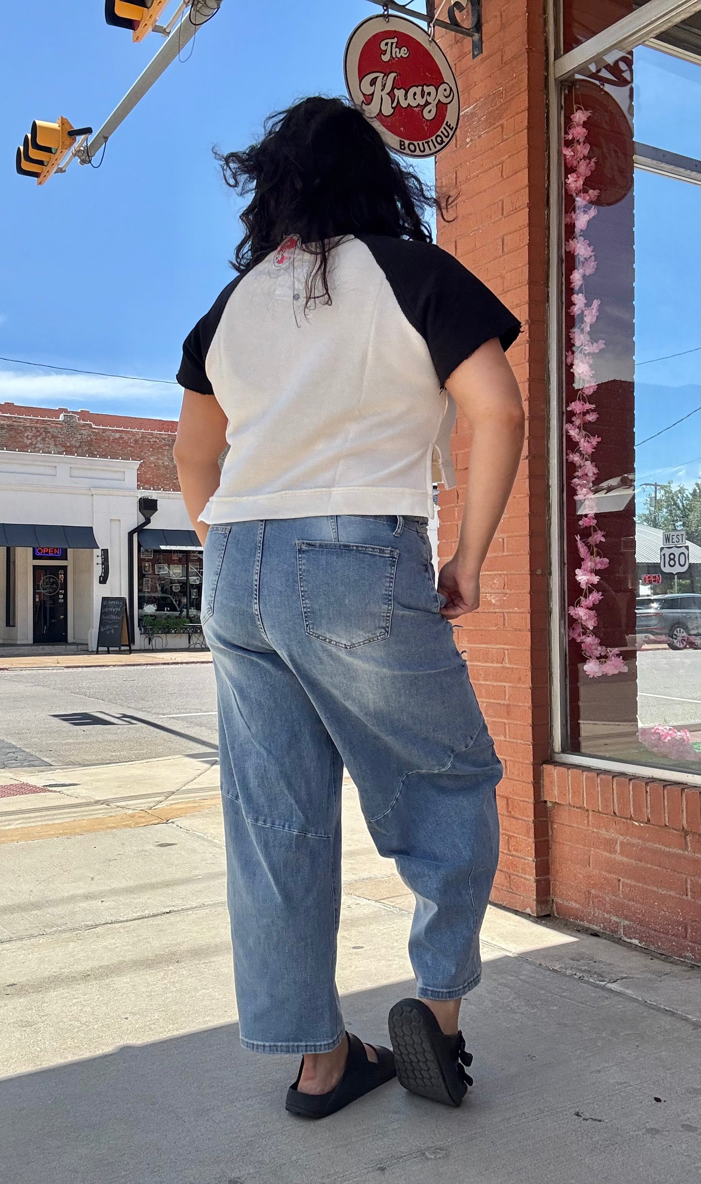 Washed Flower Patch Barrel Denim Pants