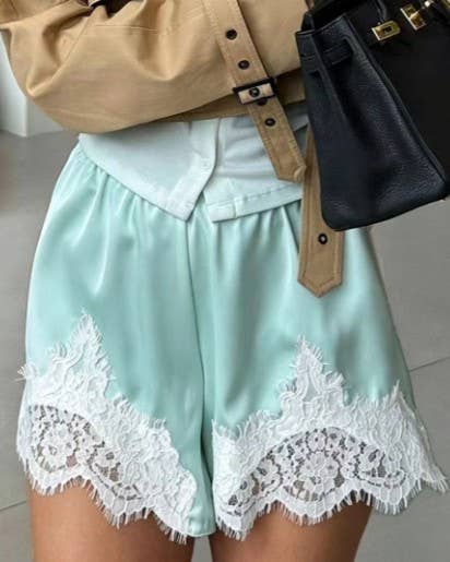 Lace Hem Elastic Waist Solid Loungewear Shorts