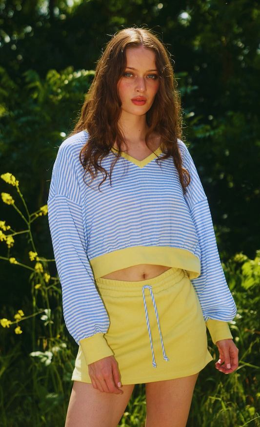 V-Neck Striped Contrast Details Crop Top