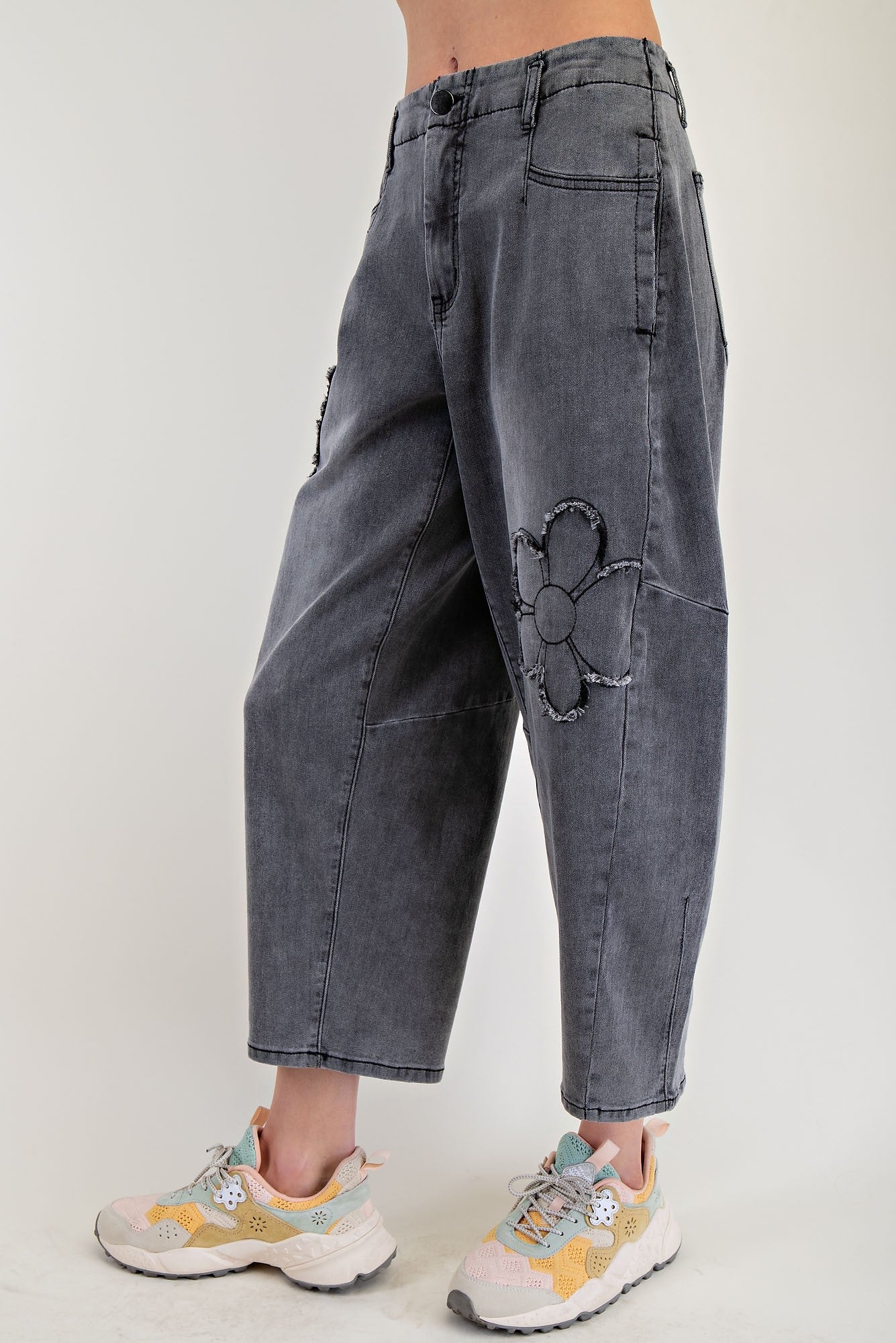 Washed Flower Patch Barrel Denim Pants